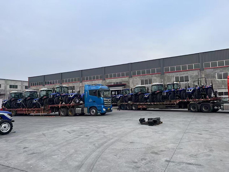 GLORY farm tractor shipped to Central Asia finish loading